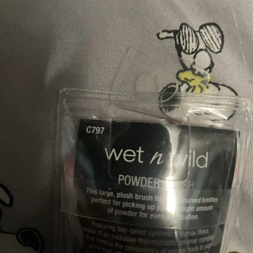 Wet \n\ Wild powder brush